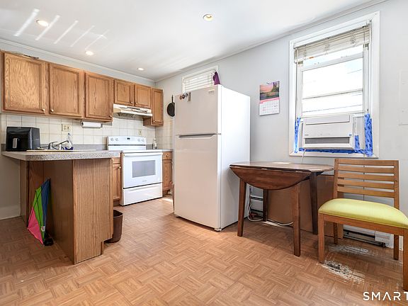 2nd image of 36 Larkin Street
