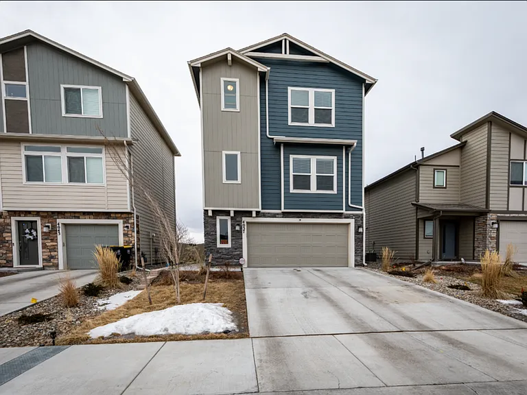 4037 Jericho Loop — Photo 1