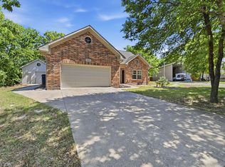 505 Highland Blvd, Oak Point, TX 75068
