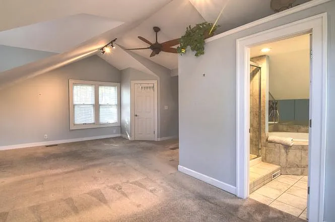 208 N Oak Ave — Photo 11