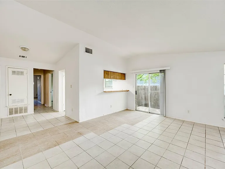 5208 Bogey Ct #B — Photo 9