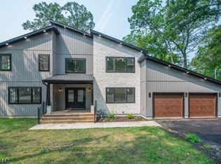 50 Mohawk Trl, Wayne, NJ 07470