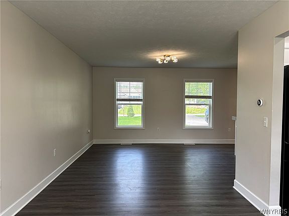 3rd image of 119 Brooklea Dr