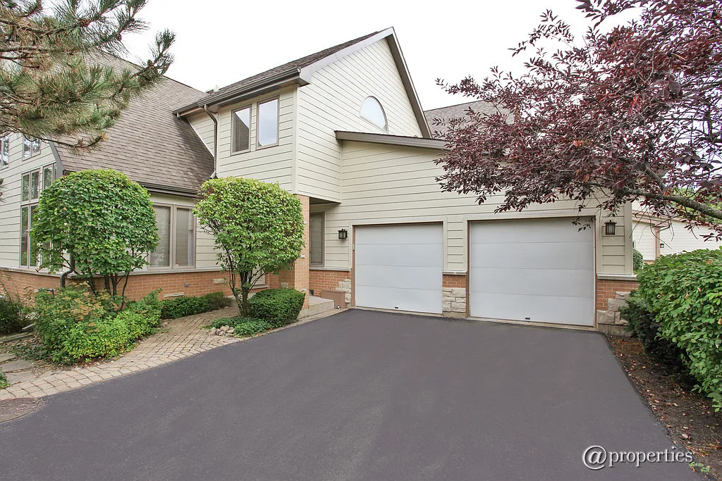2525 Virginia Ln photo 1