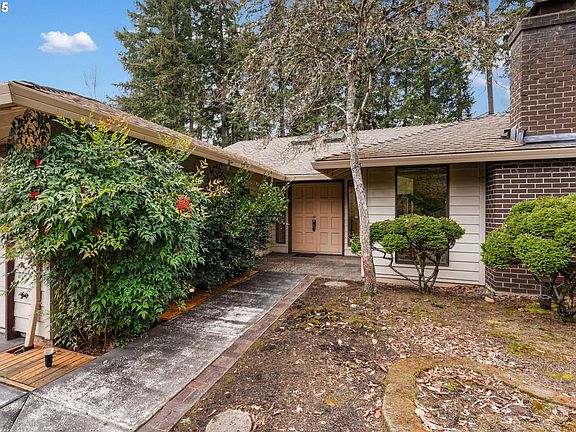 3rd image of 7075 SW Tierra Del Mar Dr