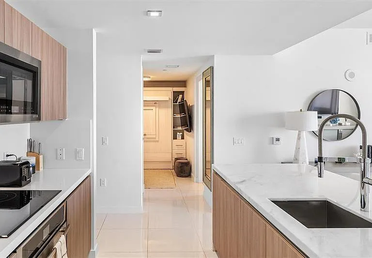 401 N Birch Rd #1214 — Photo 10
