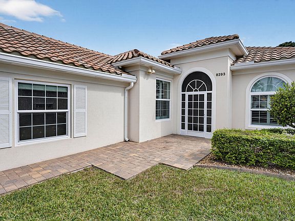 2nd image of 8293 SE Palm Hammock Lane