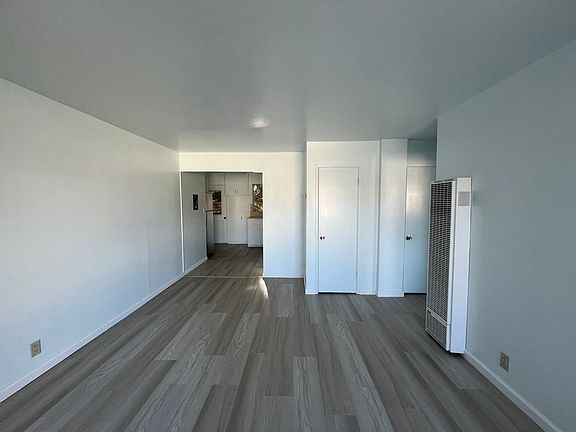 5th image of 210-226 El Carmelo Ave #210