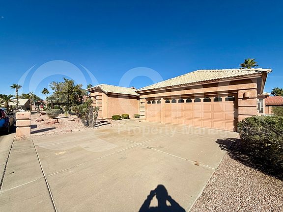 3rd image of 9502 E Rocky Lake Dr