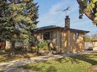 706 E Cedar Ln, Mount Prospect, IL
