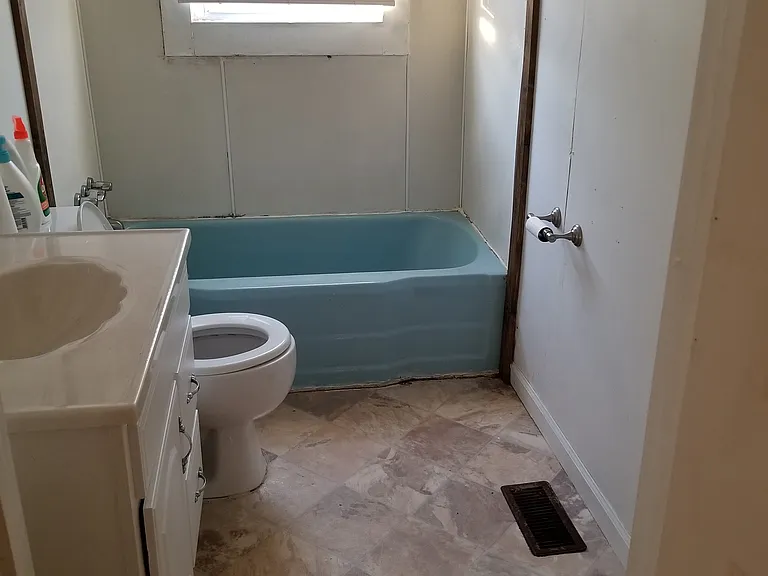 406 Park Ave — Photo 3