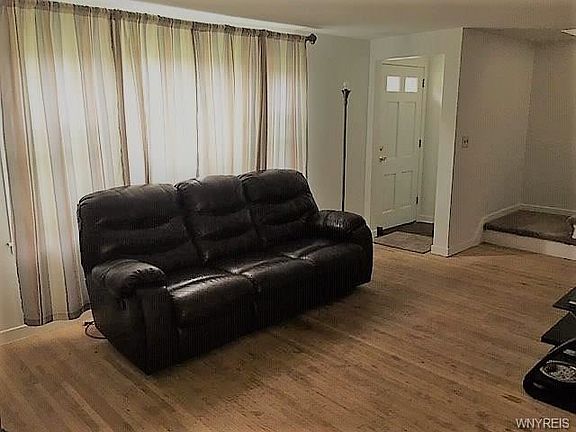 3rd image of 665 Moore Ave