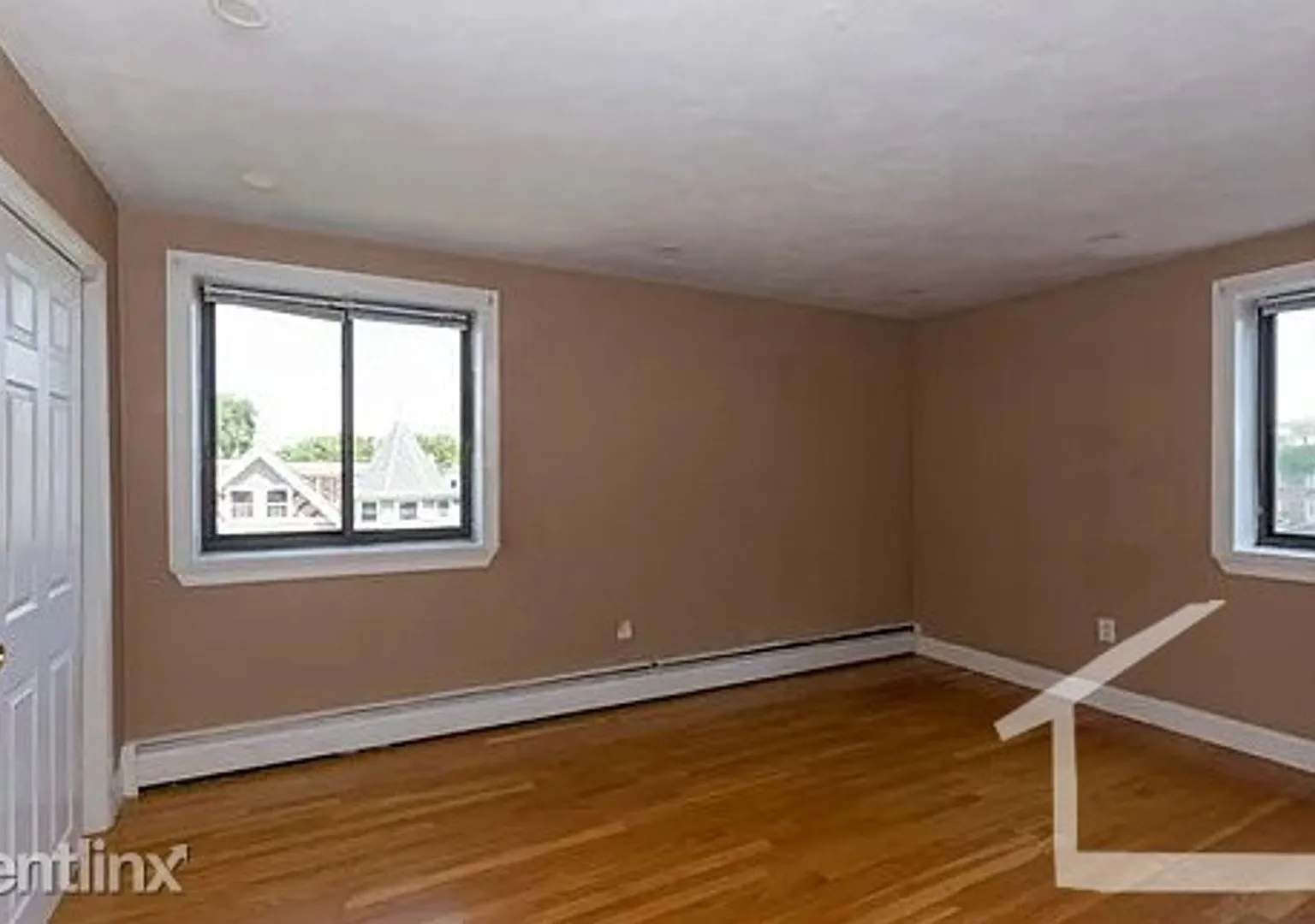 Excellent Value 1-bed in Allston with Heat/HW Incl — Photo 3