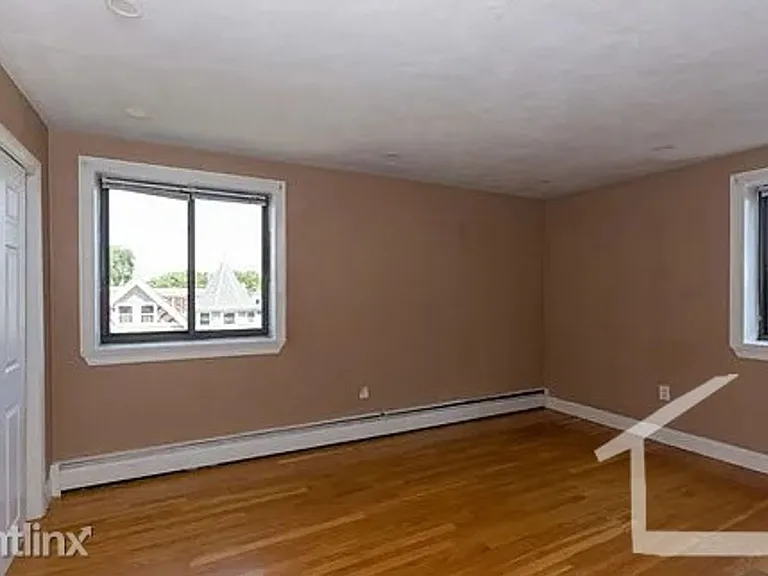 45 Gardner St #14 — Photo 3