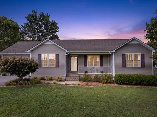 102 Chesapeake Dr, Tullahoma, TN 37388