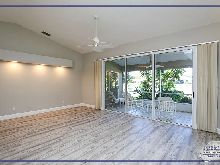 402 Emerald Bay Cir #E7 — Photo 27