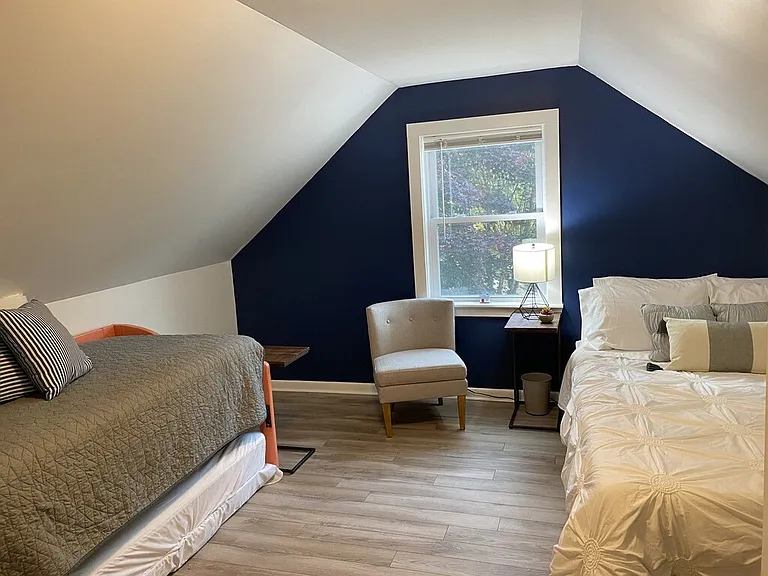 Upstairs Bedroom 2