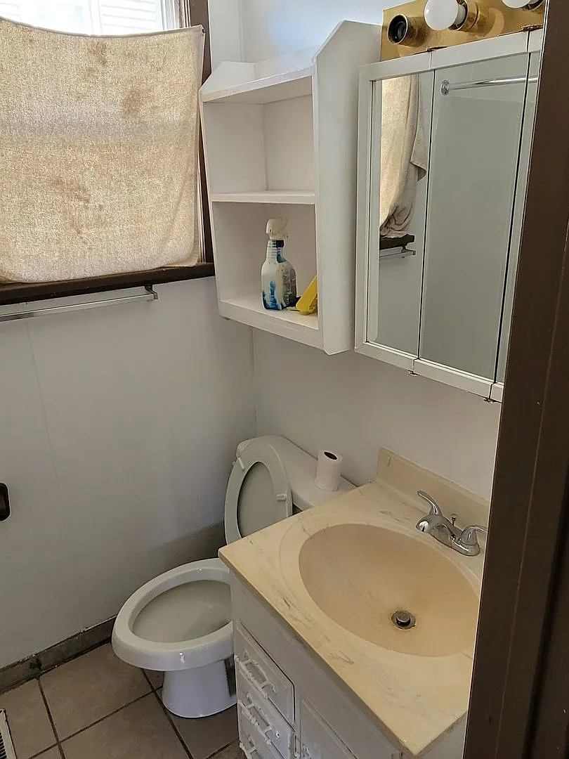Cozy 2 bedroom single family home — Photo 2