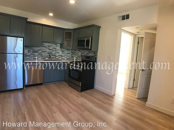 3rd image of 5821 1/2 David Ave
