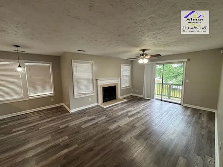 1002 Brookhollow Dr #5 — Photo 7