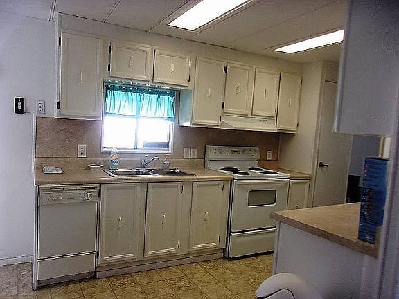3rd image of 1335 Fleming Ave #116