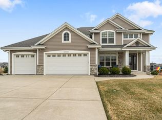 W236N7272 Meadow COURT, Sussex, WI 53089