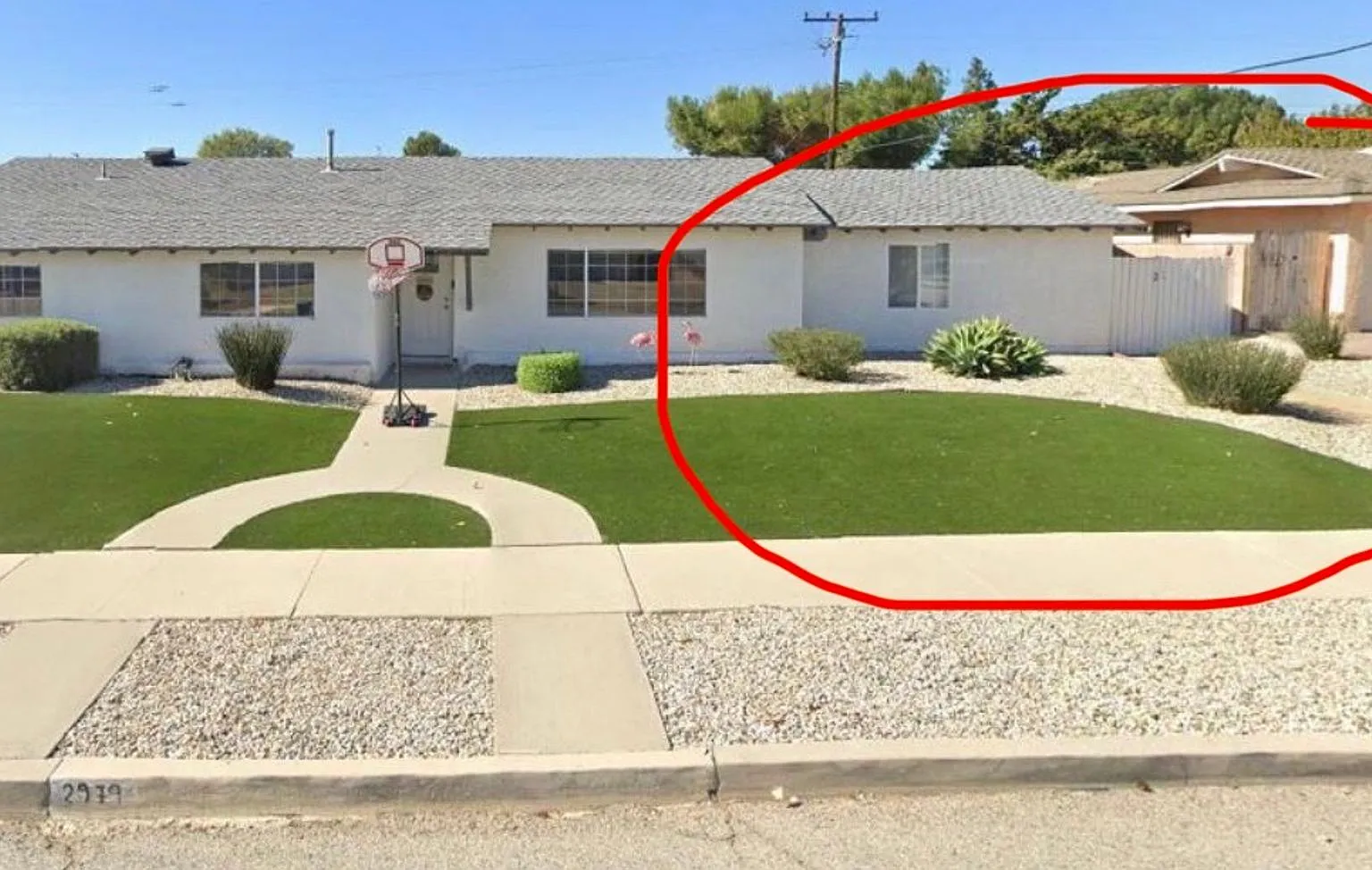 Beautiful 2 bed, 1 bath with yard — Photo 2