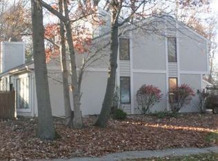 5231 Hartford Dr, Fort Wayne, IN