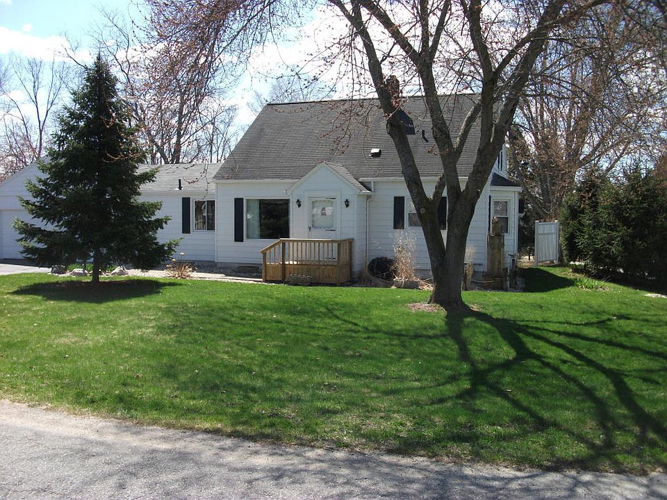 1st image of 6492 W Lake Dr