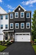 16 Lyriq Ct