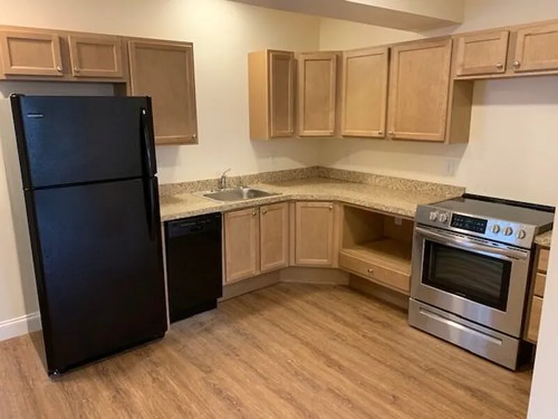 3 bed, 1.0 bath, $3,330 — Photo 4