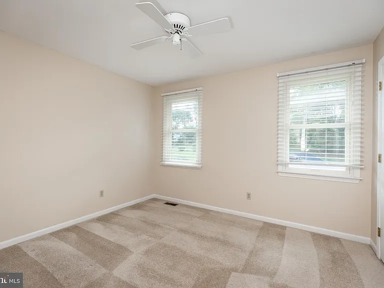 35 Nathalie Ct — Photo 26