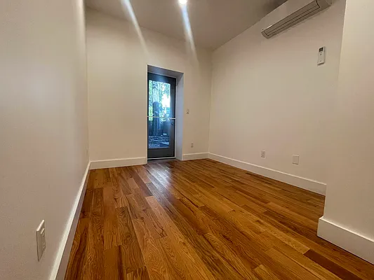 Rented by Bond New York | media 24