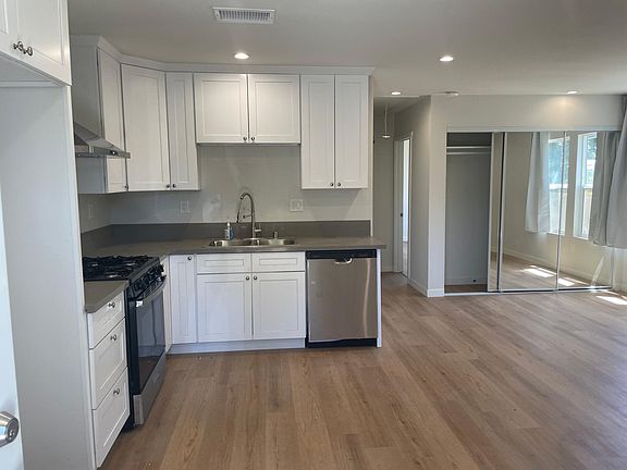 5th image of 1018 Oak Ave #B