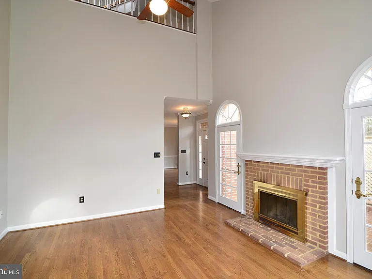 10200 Aspen Willow Dr — Photo 20