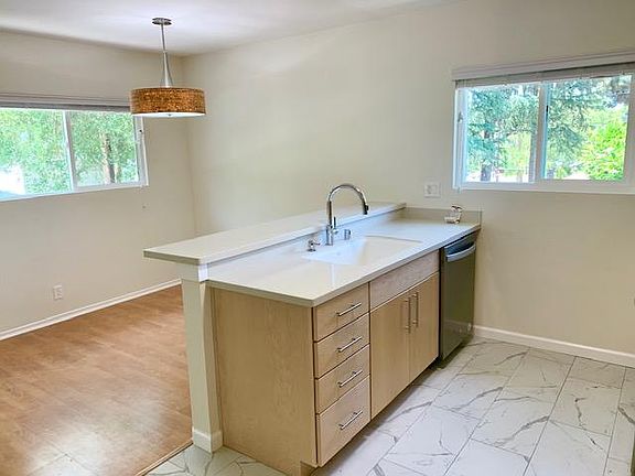 2nd image of 1769 Yosemite Dr