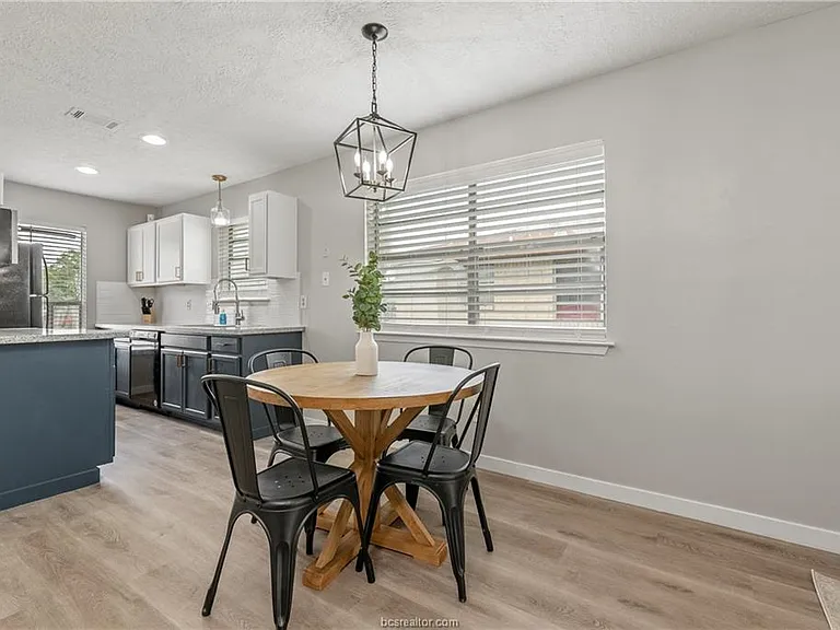 3410 Leon St #A — Photo 11