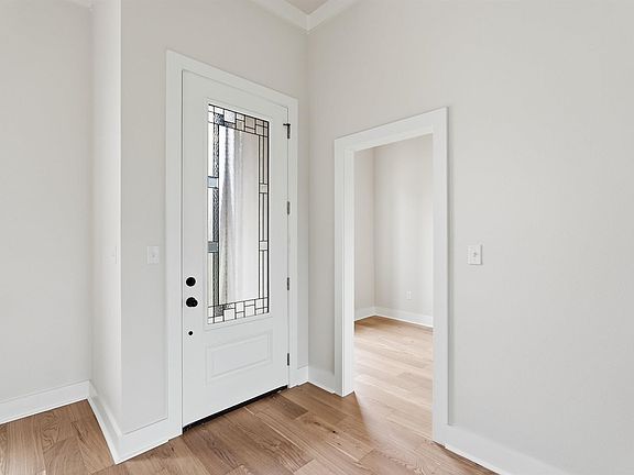 5th image of 110 Sanibel Cir