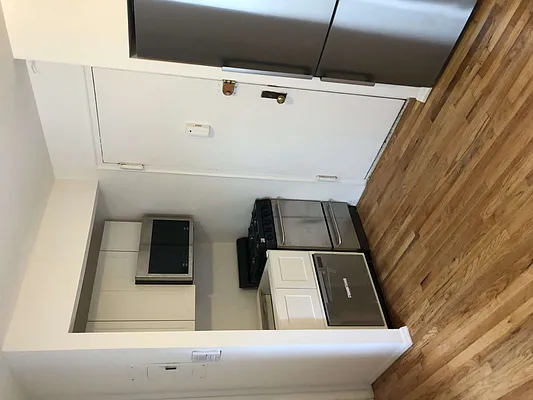 Rented by Waverly Realty Associates | media 5