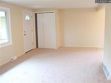 5th image of 305 Hilltop Dr