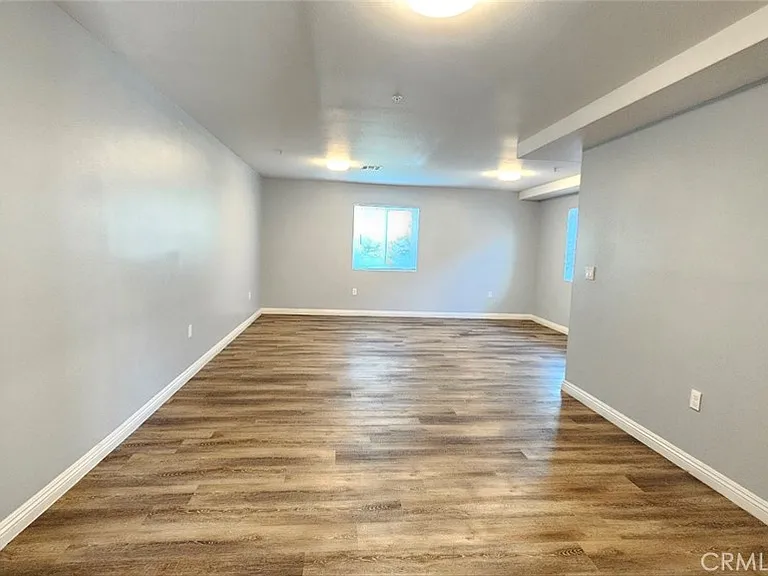 213 W 43rd Pl — Photo 8