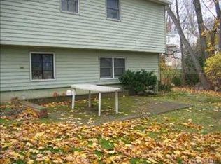 11 2nd Rd, Great Neck, NY 11021