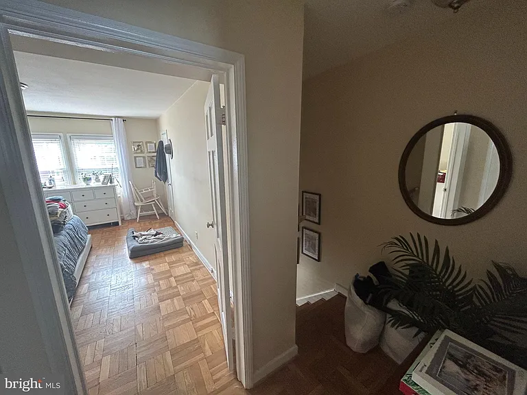 726 N Oakland St — Photo 12