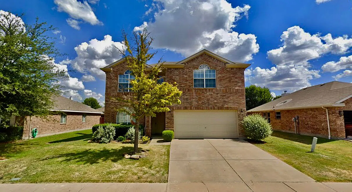 3 bed, 2.5 bath, 2264 sqft, $2,995 — Photo 1