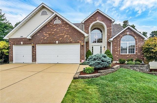 Stunning home with brick & stone elevation
