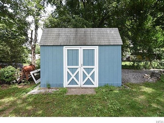 5th image of 123 Dutch St