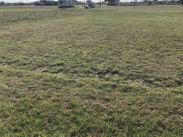 188 Cobia Ln, Palacios, TX 77465