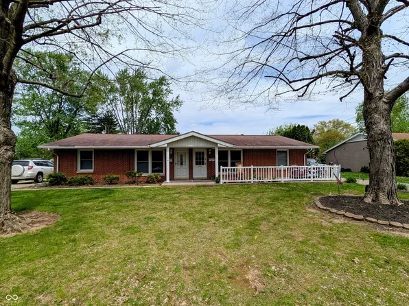 3720 Camelot Ln, Columbus, IN 47203