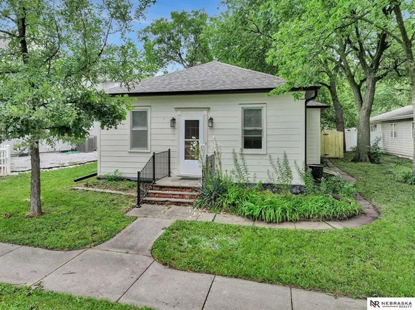 114 Chestnut St, Hickman, NE 68372