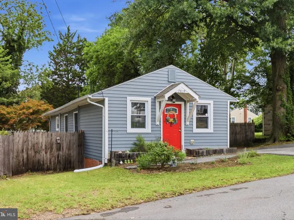 7809 Bridge Dr, Baltimore, MD 21226